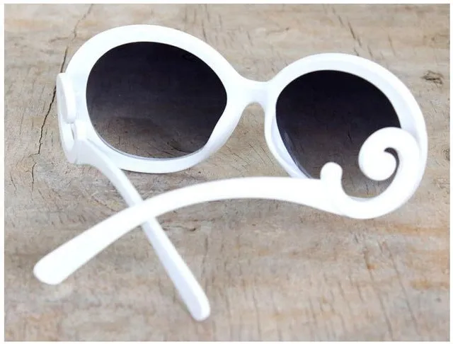 D new fashion sunglasses for women's Retro Round Waves Butteryfly Design Vintage Sun glasses Novelty UV400