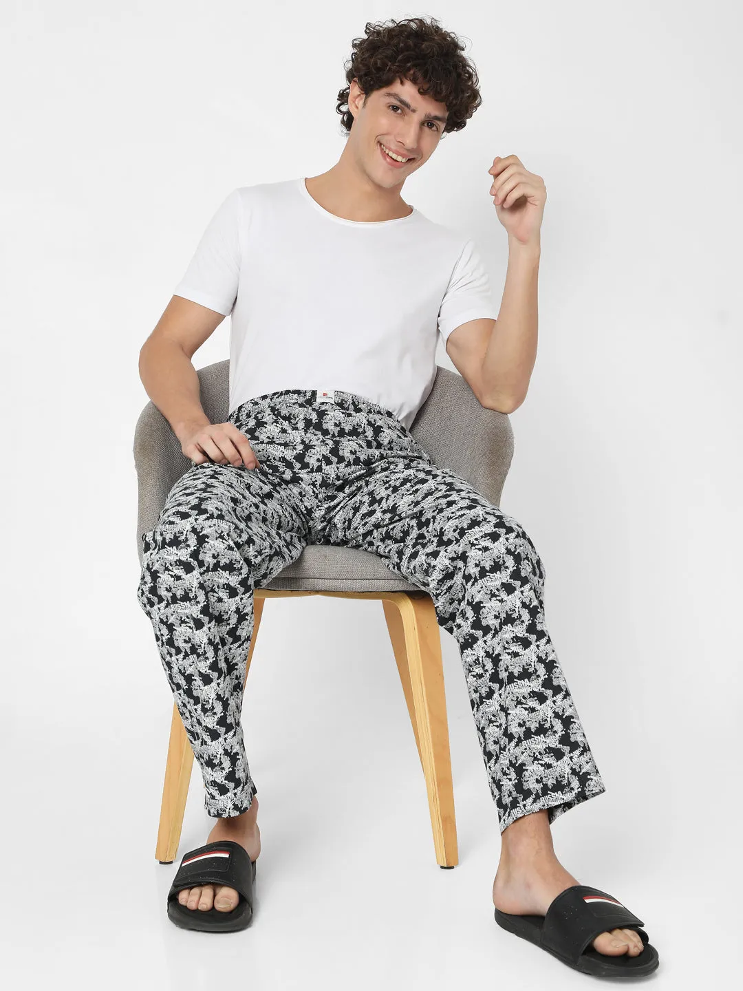 Men Premium Black Cotton Blend Regular Fit Pyjama - Underjeans By Spykar