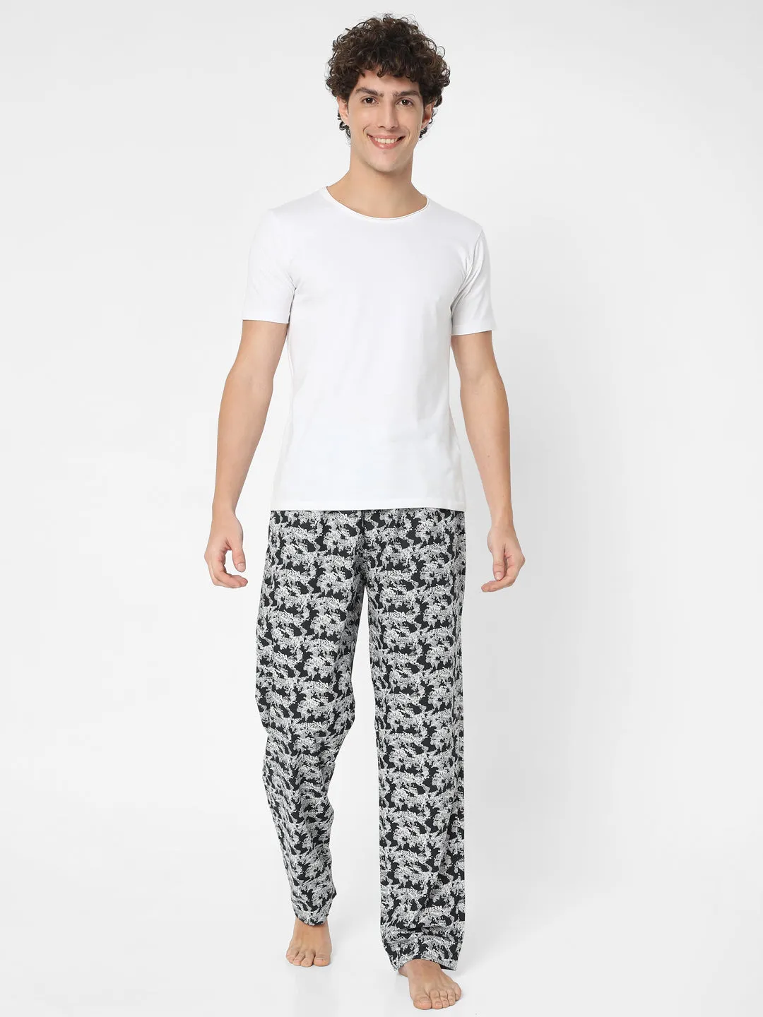 Men Premium Black Cotton Blend Regular Fit Pyjama - Underjeans By Spykar