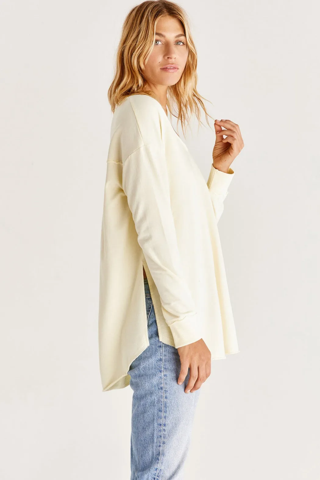 Sunrise V-neck Weekender